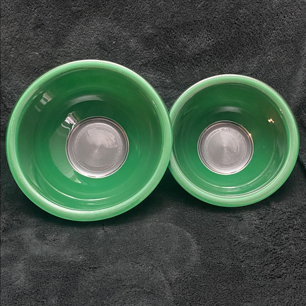 Vintage Pyrex Set of 3 Nesting Mixing Bowls 322 323 325 Green
Clear Bottom - Picture 7 of 16